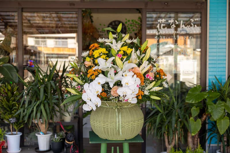 スタンド生花の写真